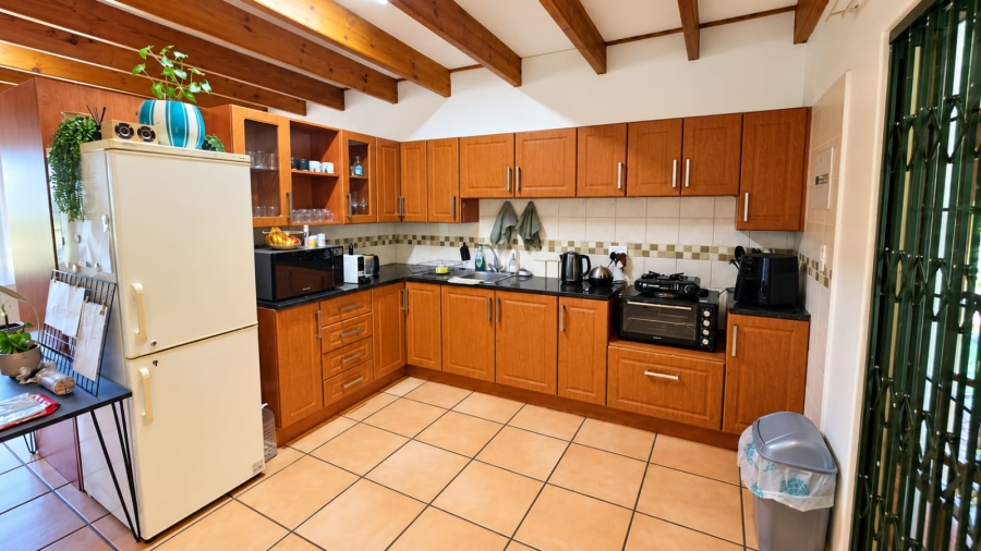 To Let 1 Bedroom Property for Rent in Melodie North West